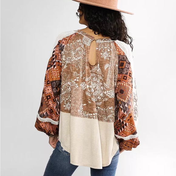 BKE M Medium Women's Flowy Brown and Cream Top - Picture 3 of 8